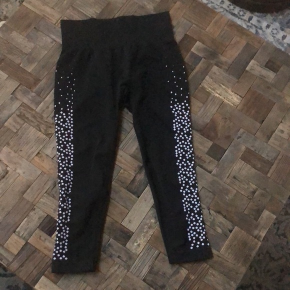 Fabletics Seamless Printed Jacquard Dot Leggings - Picture 5 of 9